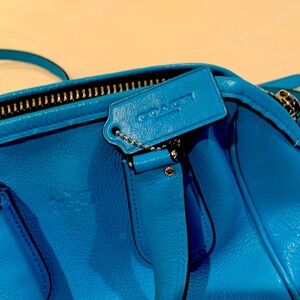 Coach x Snoopy Peanuts Limited Edition Rare Blue Leather purse. Fabulous!